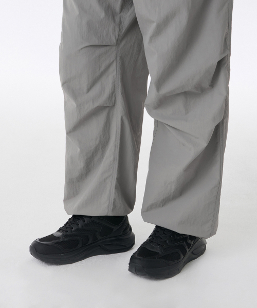 MUSINSA STANDARD（ムシンサスタンダード）の「ナイロンパラシュートパンツ [ライトグレー]（その他パンツ・メンズ・その他・34/32/30/26/40/38/42/36/28）」の10枚目の写真