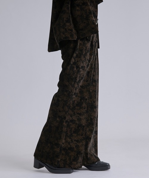 Ellno Loset(エルノロゼット)の「ベルベットフラワーフレアパンツ/SETUP対応(スラックス・メンズ・ブラック系/グレー系/ブラウン系・LARGE/MEDIUM/SMALL/X-SMALL)」の5枚目の写真