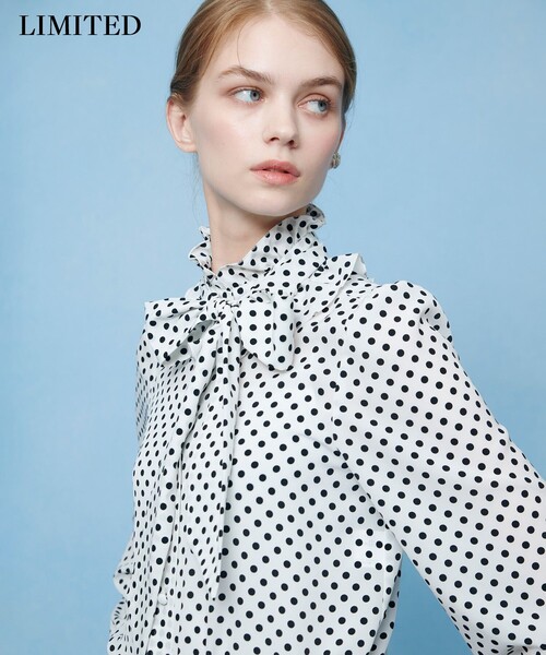 LOULOU WILLOUGHBY（ルルウィルビー）の「【LOULOU WILLOUGHBY】デシンドットフリルボウタイブラウス（シャツ/ブラウス・レディース・ライトベージュ/ブラック/オフホワイト・2）」の11枚目の写真