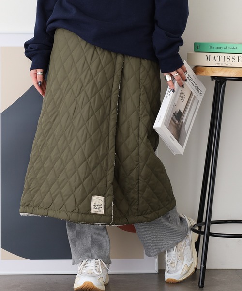 atONE(アットワン)の「2WAY 裏ボアキルト無地ロング巻きスカート(スカート・レディース・ネイビー/ブラウン/ピンク/ブラック/カーキ/グレー系その他・M-L)」の5枚目の写真