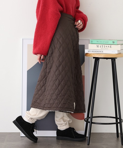 atONE(アットワン)の「2WAY 裏ボアキルト無地ロング巻きスカート(スカート・レディース・ネイビー/ブラウン/ピンク/ブラック/カーキ/グレー系その他・M-L)」の15枚目の写真