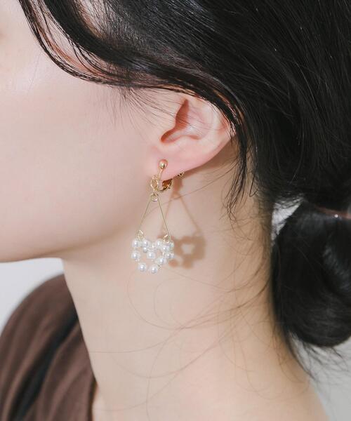 SMELLY（スメリー）の「パールスウィングイヤリング（イヤリング・レディース・ゴールド系その他・-）」の3枚目の写真