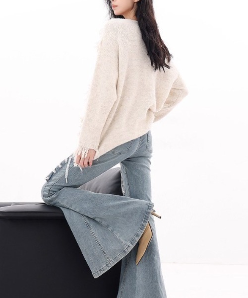 .KOM(ドットコム)の「A'GEM/9 × .kom 『.KOMZ/ドットケーオーエムゼット』 蝶デザインニット(ニット/セーター・レディース・グレー/アイボリー・FREE)」の9枚目の写真
