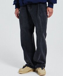 DE GRAND MATIN（ディグランドマーティン）の「WIDE ONE TUCK DENIM PANTS_BLACK（デニムパンツ）」