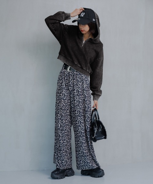 PAGEBOY（ページボーイ）の「ハーフZIPショートパーカー（パーカー・レディース・グレー/ブルー/チャコールグレー・FREE）」の6枚目の写真