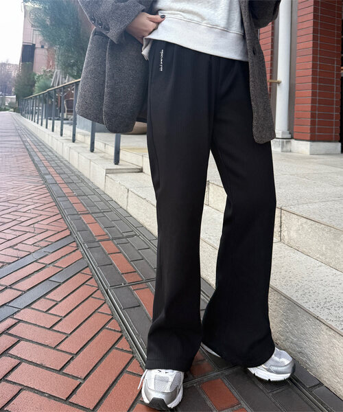 KOBE LETTUCE（コウベレタス）の「[ yuri.さんコラボ ]ミンク風裏起毛刺繍入りリブスウェットパンツ（スウェットパンツ・レディース・ブラック/アイボリー/ブラウン/グレー・M）」の3枚目の写真