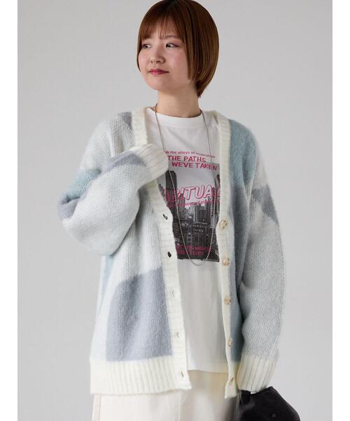 Lugnoncure(ルノンキュール)の「起毛ジャカードパッチワーク風Vネックカーディガン(カーディガン/ボレロ・レディース・グリーン/ネイビー/ブルー・F)」の6枚目の写真