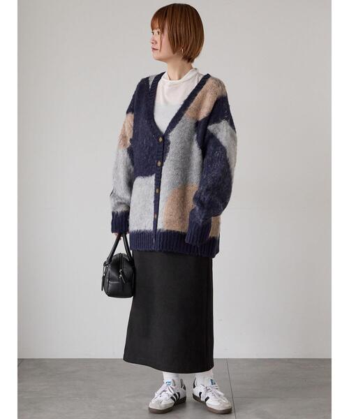 Lugnoncure(ルノンキュール)の「起毛ジャカードパッチワーク風Vネックカーディガン(カーディガン/ボレロ・レディース・グリーン/ネイビー/ブルー・F)」の11枚目の写真