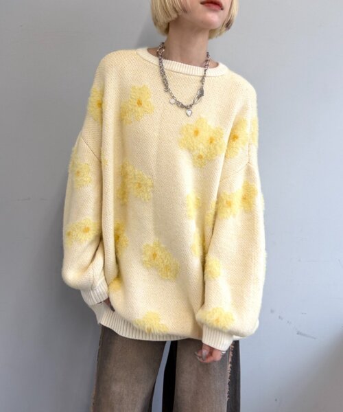 w closet（ダブルクローゼット）の「フラワーシャギーニット（ニット/セーター・レディース・アイボリー/ブルー/ピンク・FREE）」の4枚目の写真