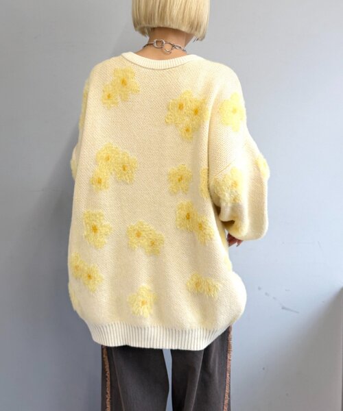 w closet（ダブルクローゼット）の「フラワーシャギーニット（ニット/セーター・レディース・アイボリー/ブルー/ピンク・FREE）」の6枚目の写真