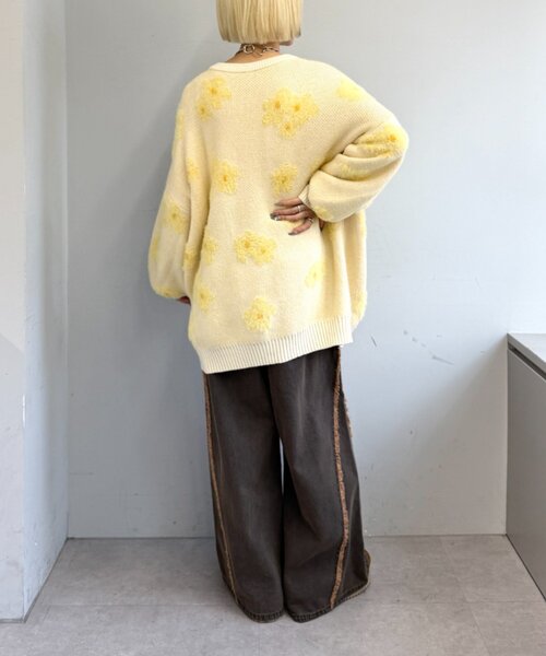 w closet（ダブルクローゼット）の「フラワーシャギーニット（ニット/セーター・レディース・アイボリー/ブルー/ピンク・FREE）」の11枚目の写真