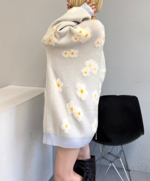 w closet（ダブルクローゼット）の「フラワーシャギーニット（ニット/セーター・レディース・アイボリー/ブルー/ピンク・FREE）」の15枚目の写真