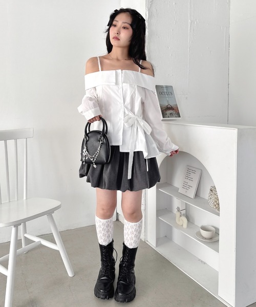 Loueme(ルエム)の「オフショルダーリボンブラウス(Tシャツ/カットソー・レディース・ブラック系その他/ライトブルー/ホワイト/ブルー系その他・FREE)」の14枚目の写真