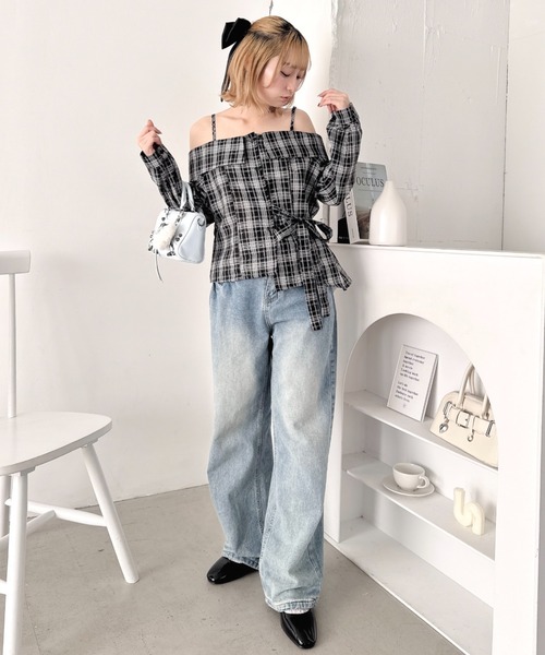 Loueme(ルエム)の「オフショルダーリボンブラウス(Tシャツ/カットソー・レディース・ブラック系その他/ライトブルー/ホワイト/ブルー系その他・FREE)」の18枚目の写真