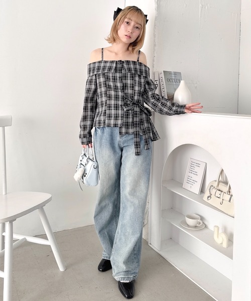 Loueme(ルエム)の「オフショルダーリボンブラウス(Tシャツ/カットソー・レディース・ブラック系その他/ライトブルー/ホワイト/ブルー系その他・FREE)」の19枚目の写真