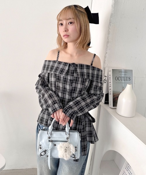 Loueme(ルエム)の「オフショルダーリボンブラウス(Tシャツ/カットソー・レディース・ブラック系その他/ライトブルー/ホワイト/ブルー系その他・FREE)」の17枚目の写真