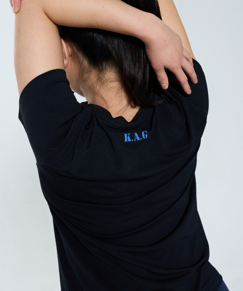 KHAKI GRADO(カーキグラド)の「K.A.G サンデー PRデイ ウーマン スタンダードフィット 半袖Tシャツ (ブラック)(Tシャツ/カットソー・レディース・その他・SMALL/MEDIUM/LARGE)」の3枚目の写真