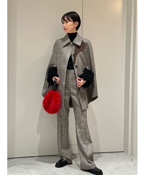 ESTNATION(エストネーション)の「ESTNATION / エコファーボールバッグ(ショルダーバッグ・レディース・ブラック/ライトベージュ/レッド・FREE)」の11枚目の写真