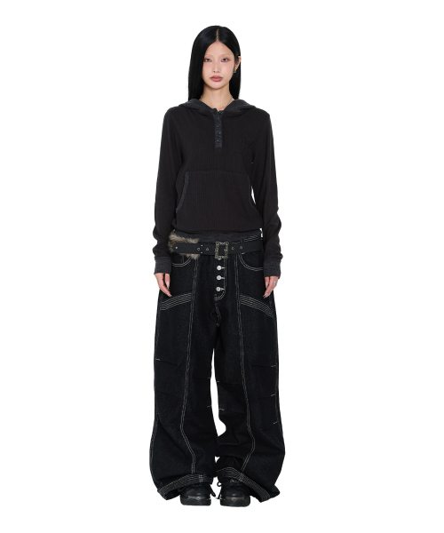 AAKAM（アーカム）の「CROS2 Contrast Button Hoodie (Black)（パーカー・レディース・その他・1/2）」の3枚目の写真
