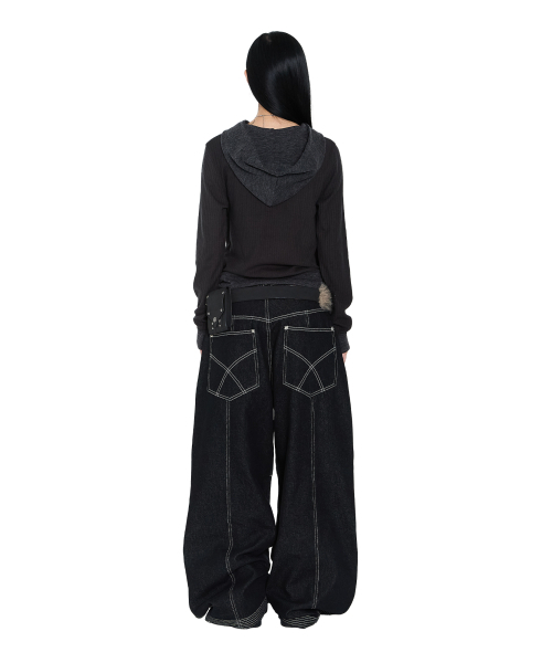 AAKAM（アーカム）の「CROS2 Contrast Button Hoodie (Black)（パーカー・レディース・その他・1/2）」の6枚目の写真