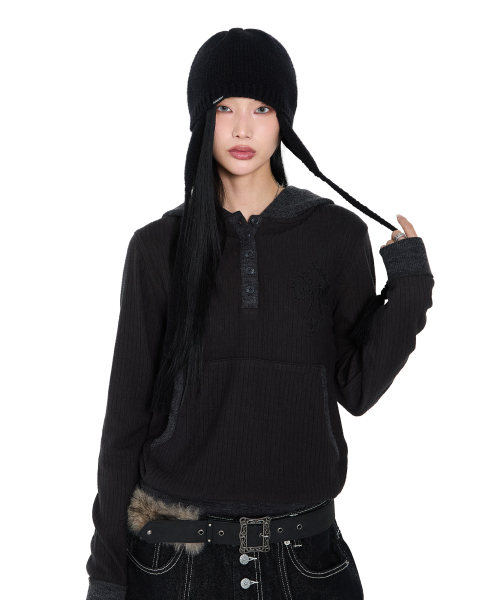 AAKAM（アーカム）の「CROS2 Contrast Button Hoodie (Black)（パーカー・レディース・その他・1/2）」の8枚目の写真
