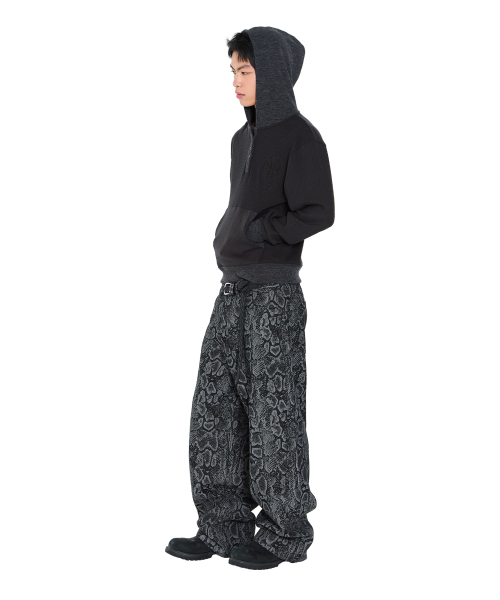 AAKAM（アーカム）の「CROS2 Contrast Button Hoodie (Black)（パーカー・レディース・その他・1/2）」の13枚目の写真