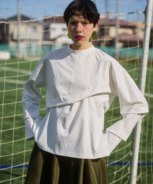 OMMO(オーエムエムオー)の「TUCK LONG SLEEVE TOP(Tシャツ/カットソー・レディース・ブラック/グレー/ホワイト・F)」の1枚目の写真