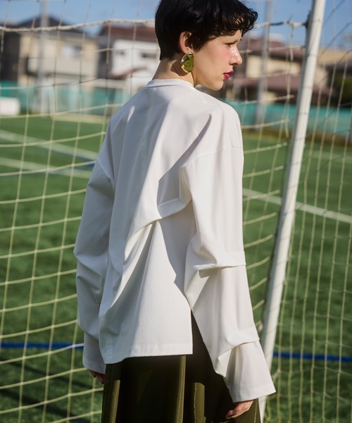 OMMO(オーエムエムオー)の「TUCK LONG SLEEVE TOP(Tシャツ/カットソー・レディース・ブラック/グレー/ホワイト・F)」の11枚目の写真