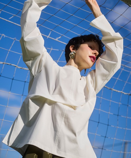 OMMO(オーエムエムオー)の「TUCK LONG SLEEVE TOP(Tシャツ/カットソー・レディース・ブラック/グレー/ホワイト・F)」の9枚目の写真