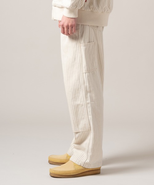 Levi's(リーバイス)の「Levi's/リーバイス WORKWEAR 568(TM) ルーズストレート ダブルニー カーペンターパンツ(その他パンツ・メンズ・ホワイト・36inch/34inch/33inch/32inch/31inch/30inch/29inch/28inch)」の2枚目の写真