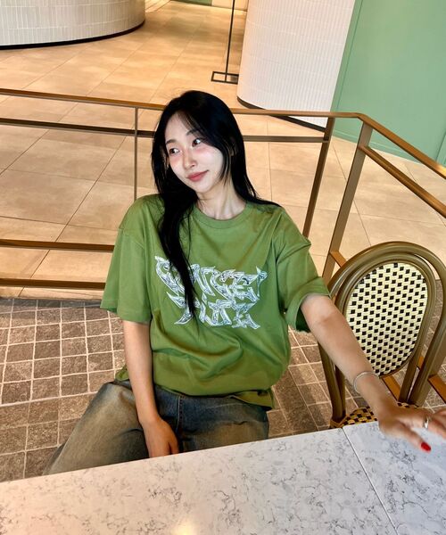 CONCEPTIDE(コンセプタイド)の「3DメタルグラフィックTシャツ_ホワイト(Tシャツ/カットソー・レディース・その他・S/M/L)」の2枚目の写真