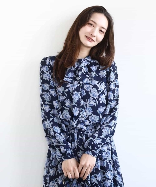 MK MICHEL KLEIN(エムケーミッシェルクラン)の「ボウタイ付き花柄シフォンブラウス/洗える(シャツ/ブラウス・レディース・ネイビー/ミント・38)」の19枚目の写真
