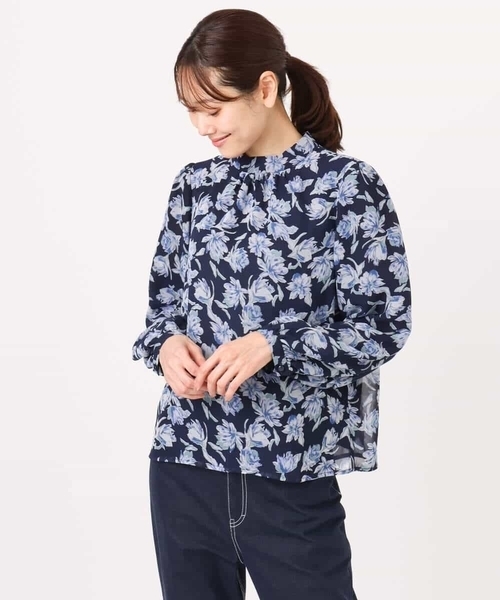 MK MICHEL KLEIN(エムケーミッシェルクラン)の「ボウタイ付き花柄シフォンブラウス/洗える(シャツ/ブラウス・レディース・ネイビー/ミント・38)」の4枚目の写真
