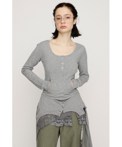 SLY(スライ)の「HENLY NECK TOPS ヘンリーネックトップス 春服(Tシャツ/カットソー・レディース・ブラック系その他2/レッド系その他/杢グレー・FREE)」の10枚目の写真