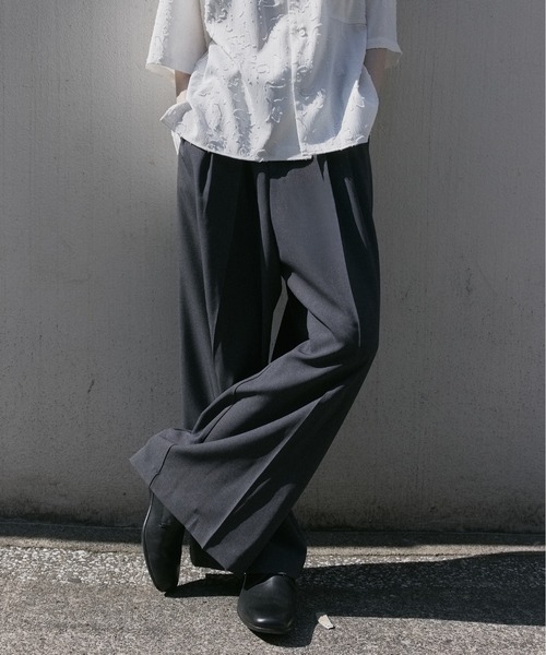 remer(リメール)の「【肌離れの良い麻調素材】シンセティックリネンドレープワイドパンツ / Synthetic Linen Drape Wide PT(スラックス・メンズ・グレイッシュベージュ/ブラック/チャコールグレー・SMALL/X-SMALL/LARGE/MEDIUM)」の9枚目の写真