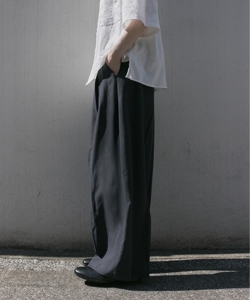 remer(リメール)の「【肌離れの良い麻調素材】シンセティックリネンドレープワイドパンツ / Synthetic Linen Drape Wide PT(スラックス・メンズ・グレイッシュベージュ/ブラック/チャコールグレー・SMALL/X-SMALL/LARGE/MEDIUM)」の10枚目の写真