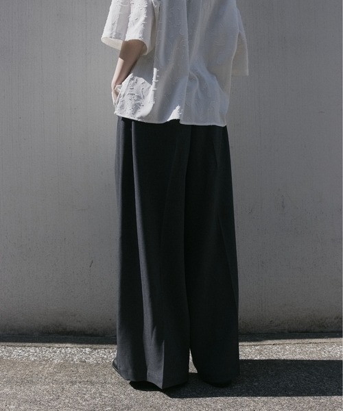 remer(リメール)の「【肌離れの良い麻調素材】シンセティックリネンドレープワイドパンツ / Synthetic Linen Drape Wide PT(スラックス・メンズ・グレイッシュベージュ/ブラック/チャコールグレー・SMALL/X-SMALL/LARGE/MEDIUM)」の11枚目の写真