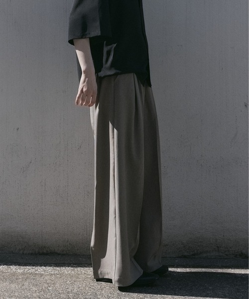 remer(リメール)の「【肌離れの良い麻調素材】シンセティックリネンドレープワイドパンツ / Synthetic Linen Drape Wide PT(スラックス・メンズ・グレイッシュベージュ/ブラック/チャコールグレー・SMALL/X-SMALL/LARGE/MEDIUM)」の15枚目の写真