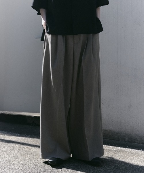 remer(リメール)の「【肌離れの良い麻調素材】シンセティックリネンドレープワイドパンツ / Synthetic Linen Drape Wide PT(スラックス・メンズ・グレイッシュベージュ/ブラック/チャコールグレー・SMALL/X-SMALL/LARGE/MEDIUM)」の16枚目の写真