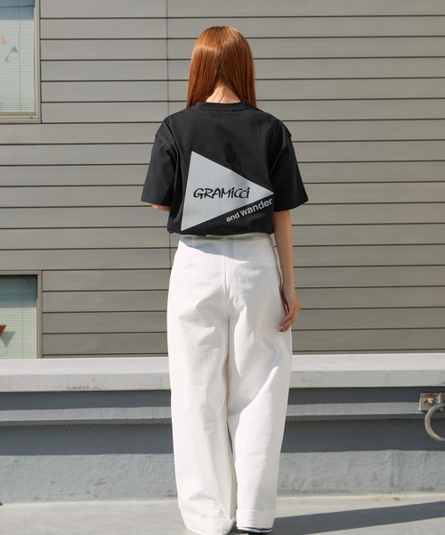 and wander（アンドワンダー）の「and wander/アンドワンダー×Gramicci/グラミチ backprint S/S tee Coolmax コラボレーションロゴTシャツ 2026年春夏（Tシャツ/カットソー・メンズ・ブラック/ホワイト・M/L/XL）」の18枚目の写真