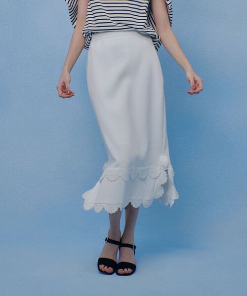 LOULOU WILLOUGHBY（ルルウィルビー）の「【LOULOU WILLOUGHBY】パンチングスカラスカート（スカート・レディース・ブラック/オフホワイト・2）」の2枚目の写真