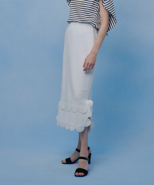 LOULOU WILLOUGHBY（ルルウィルビー）の「【LOULOU WILLOUGHBY】パンチングスカラスカート（スカート・レディース・ブラック/オフホワイト・2）」の3枚目の写真