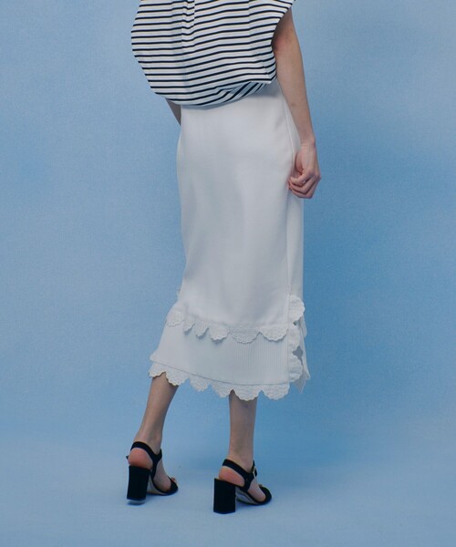 LOULOU WILLOUGHBY（ルルウィルビー）の「【LOULOU WILLOUGHBY】パンチングスカラスカート（スカート・レディース・ブラック/オフホワイト・2）」の5枚目の写真