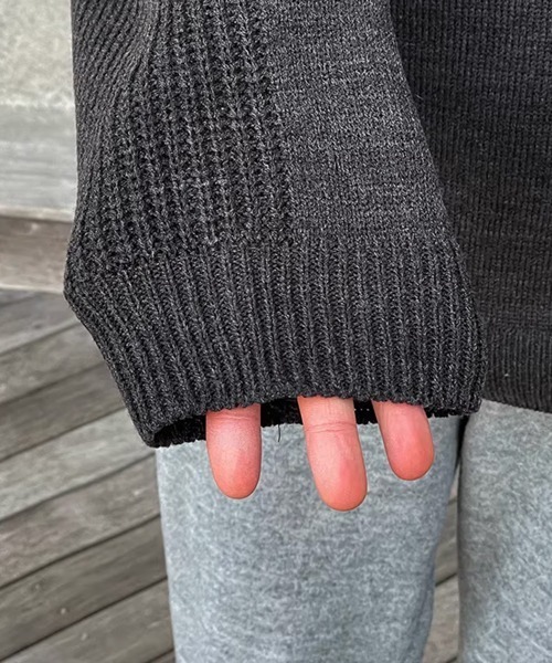 NOWLE（ノウル）の「【NOWLE】袖リブ切り替え 畦編みスリーブ クルーネックニット（ニット/セーター・メンズ・ブラック・LARGE/MEDIUM）」の21枚目の写真