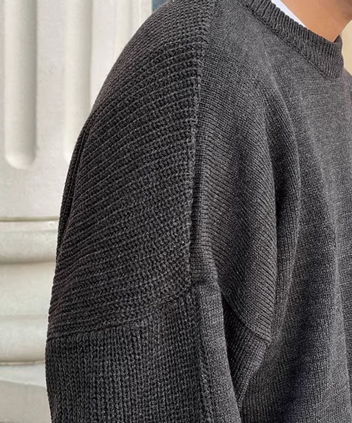 NOWLE（ノウル）の「【NOWLE】袖リブ切り替え 畦編みスリーブ クルーネックニット（ニット/セーター・メンズ・ブラック・LARGE/MEDIUM）」の22枚目の写真
