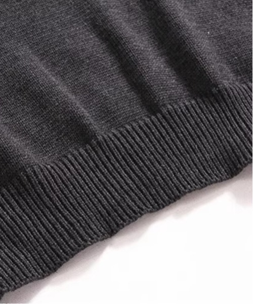 NOWLE（ノウル）の「【NOWLE】袖リブ切り替え 畦編みスリーブ クルーネックニット（ニット/セーター・メンズ・ブラック・LARGE/MEDIUM）」の3枚目の写真