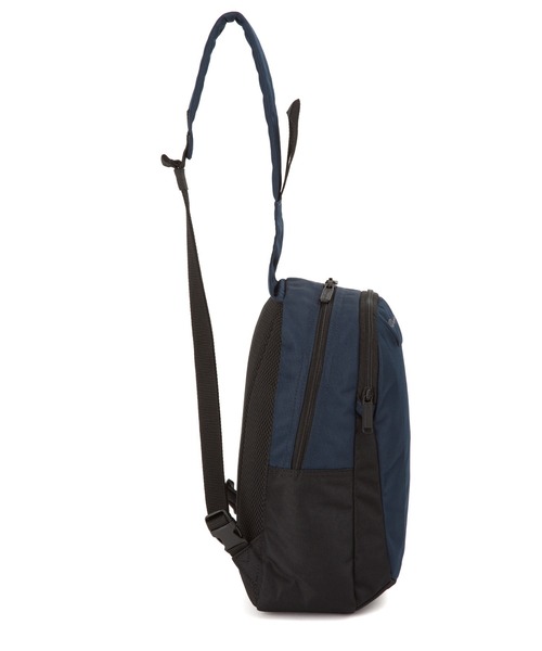 Champion（チャンピオン）の「チャンピオン ボディバッグ カジュアル 通学 お出かけ 20232（ボディバッグ/ウエストポーチ・メンズ・ブラック/ネイビー/グレー・FREE）」の8枚目の写真