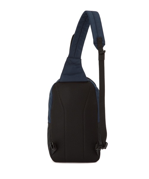 Champion（チャンピオン）の「チャンピオン ボディバッグ カジュアル 通学 お出かけ 20232（ボディバッグ/ウエストポーチ・メンズ・ブラック/ネイビー/グレー・FREE）」の9枚目の写真