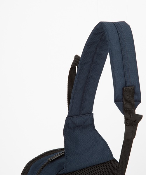 Champion（チャンピオン）の「チャンピオン ボディバッグ カジュアル 通学 お出かけ 20232（ボディバッグ/ウエストポーチ・メンズ・ブラック/ネイビー/グレー・FREE）」の15枚目の写真