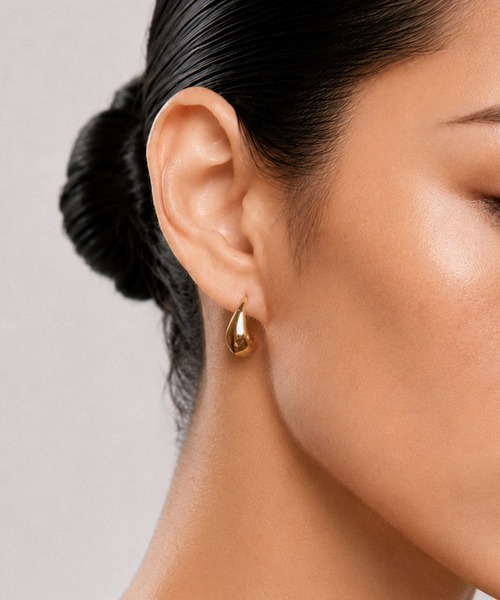 Lyvi(ライビィ)の「Melt Curve Hoop Pierce / 金属アレルギー対応(ピアス(両耳用)・レディース・シルバー/ゴールド・FREE)」の12枚目の写真